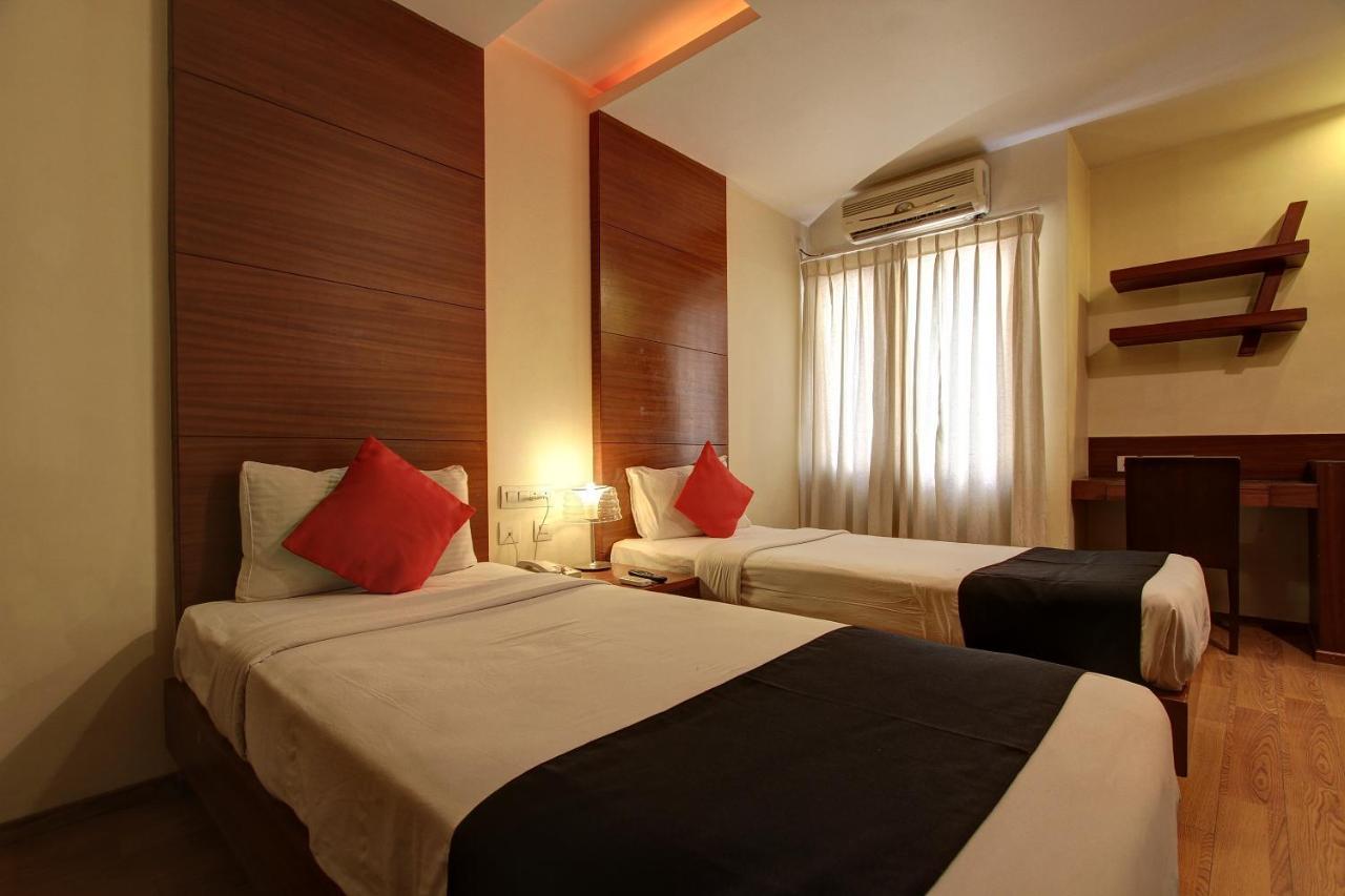 Capital O 80566 Hotel Mayank Bilāspur Eksteriør bilde